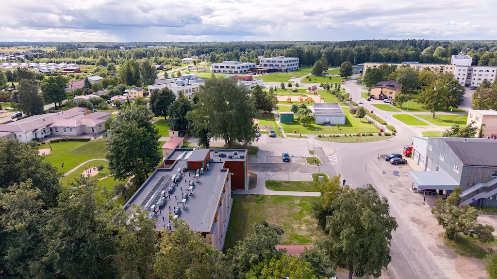 Papli Maja ümbrus Tõrvandis linnulennult